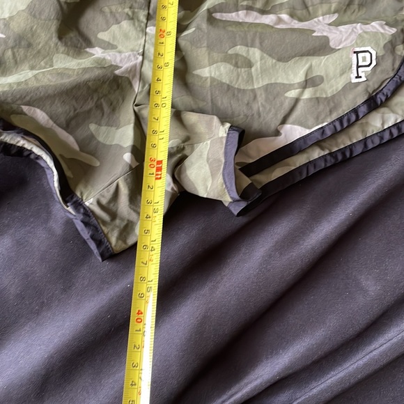 PINK by Victoria’s Secret camo work out short shorts Sz M - Picture 8 of 8